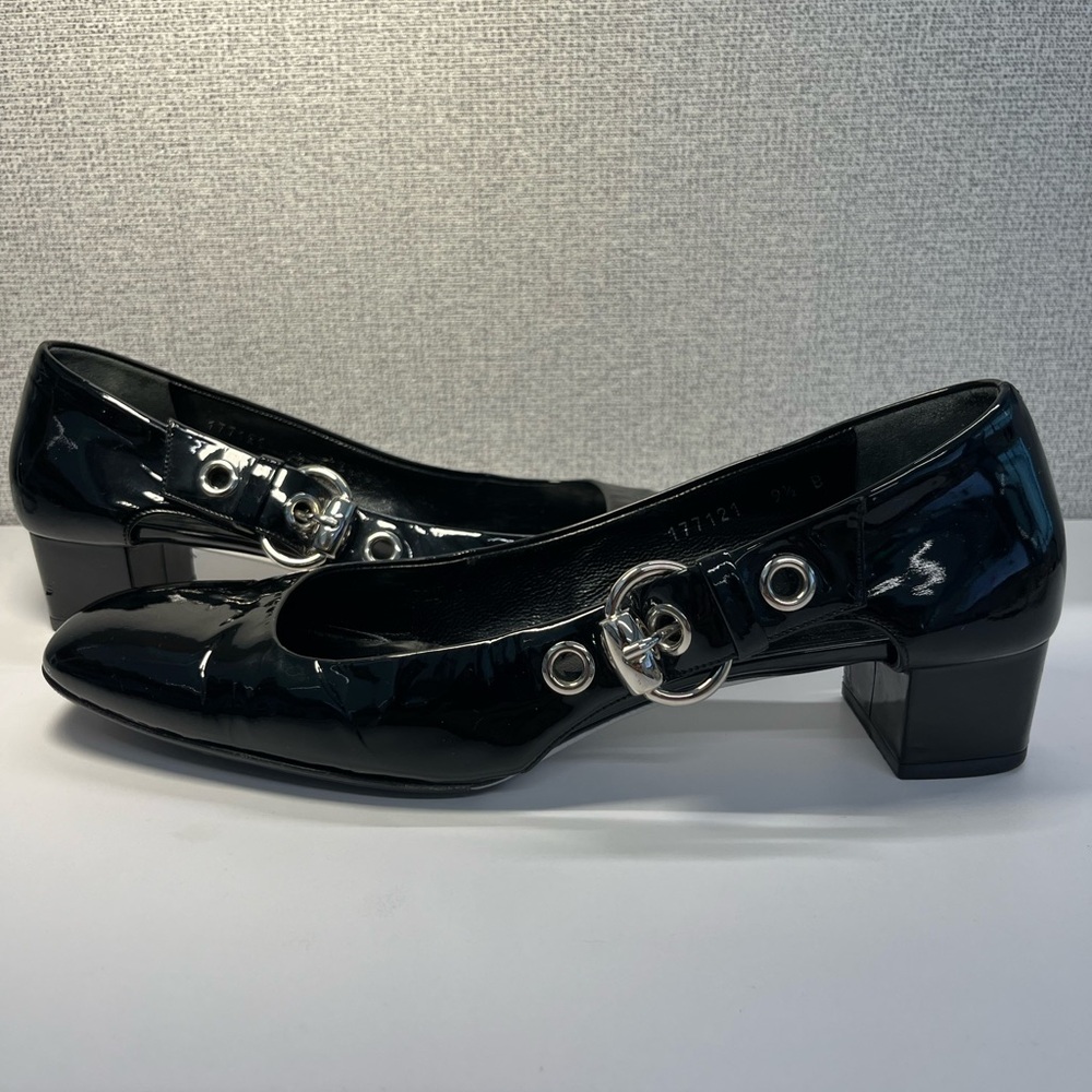 Vintage ladies patent leather Gucci heels